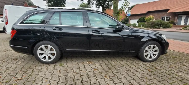 Mercedes-Benz 220