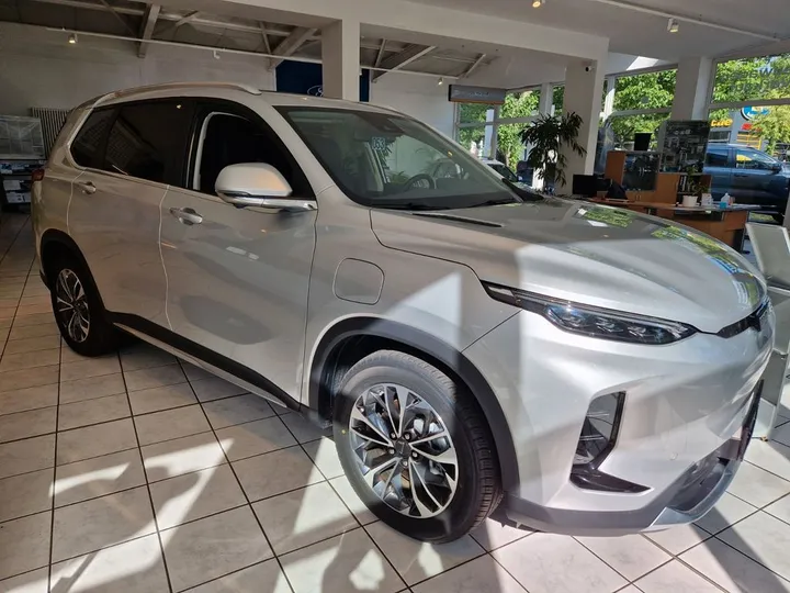 Maxus Euniq 6