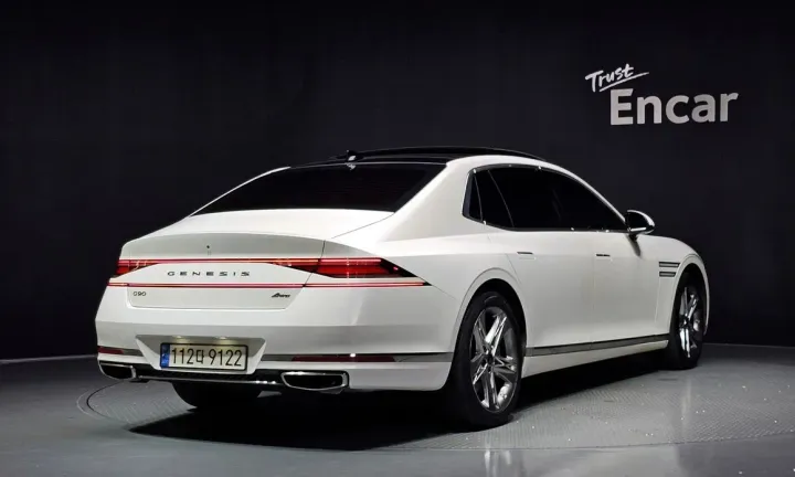 Genesis G90