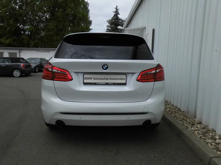 BMW 220
