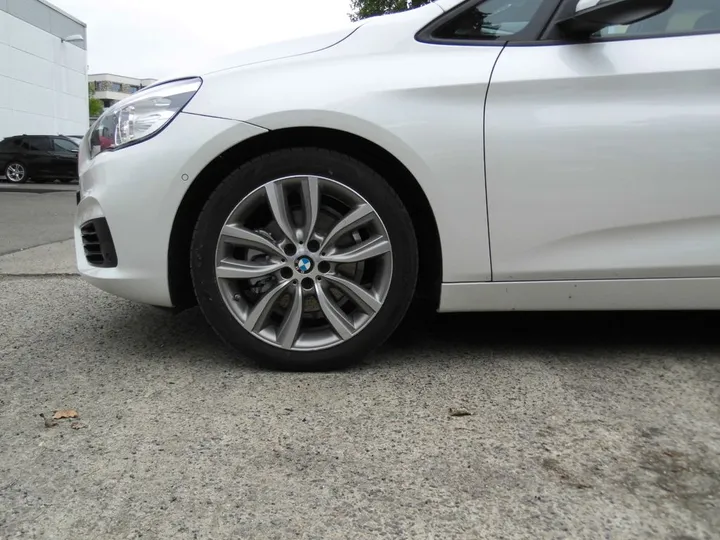 BMW 220