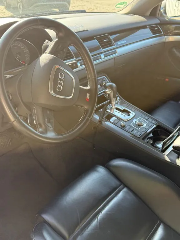Audi S8