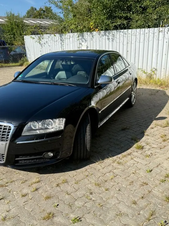 Audi S8