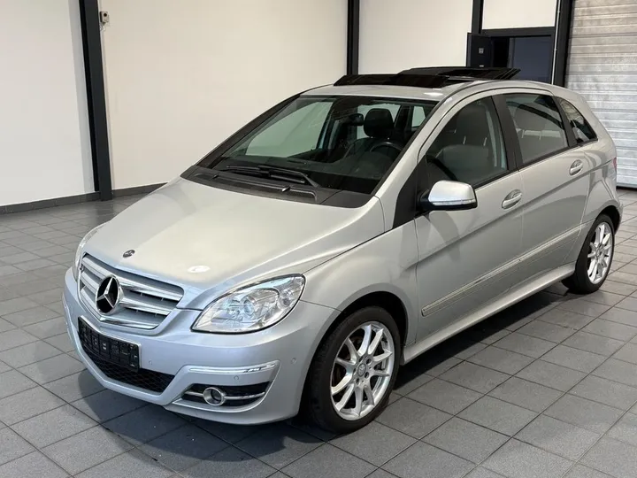 Mercedes-Benz B 200