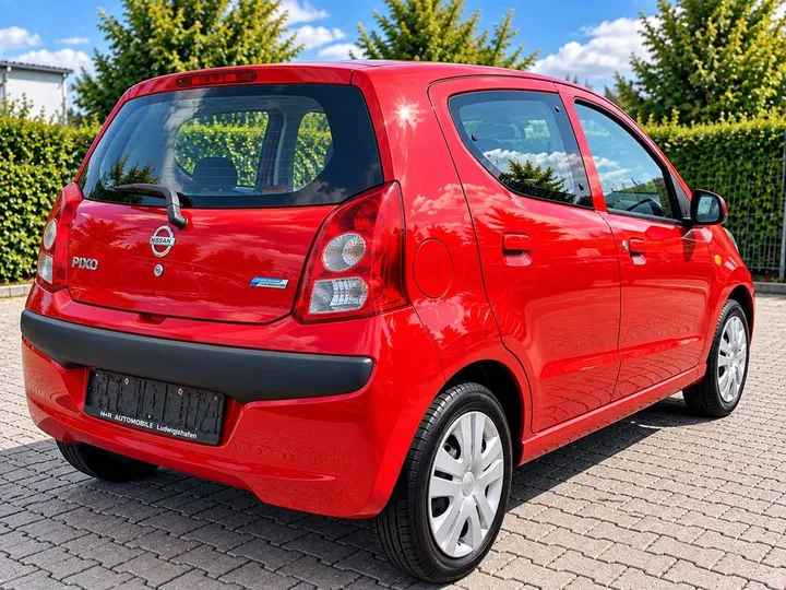 Nissan Pixo