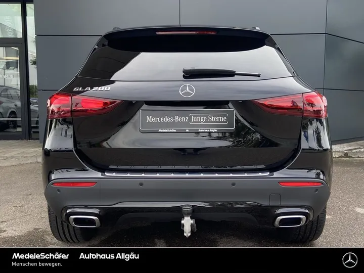 Mercedes-Benz GLA 200