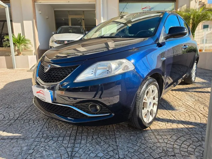 Lancia Ypsilon