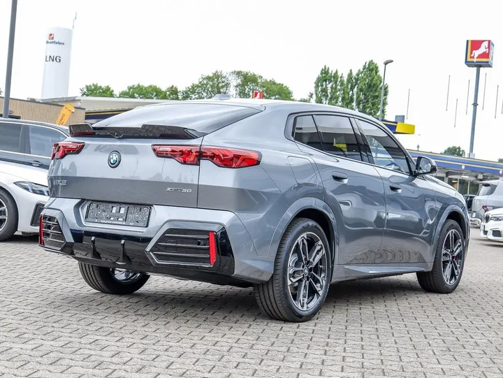 BMW iX2