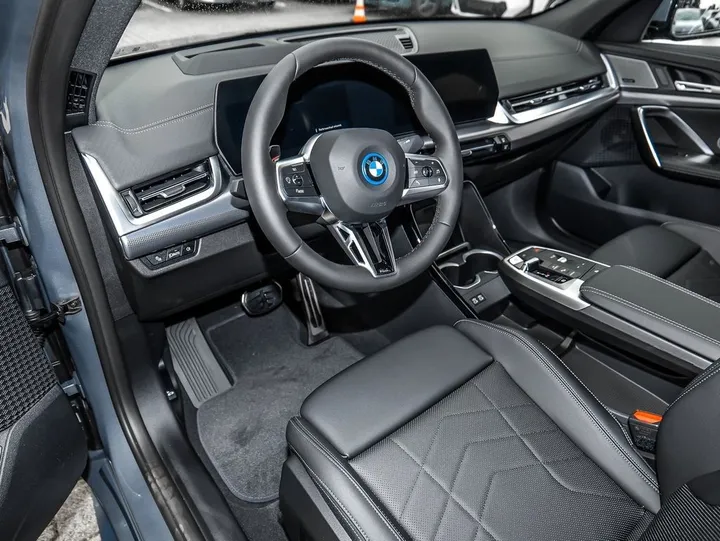 BMW iX2
