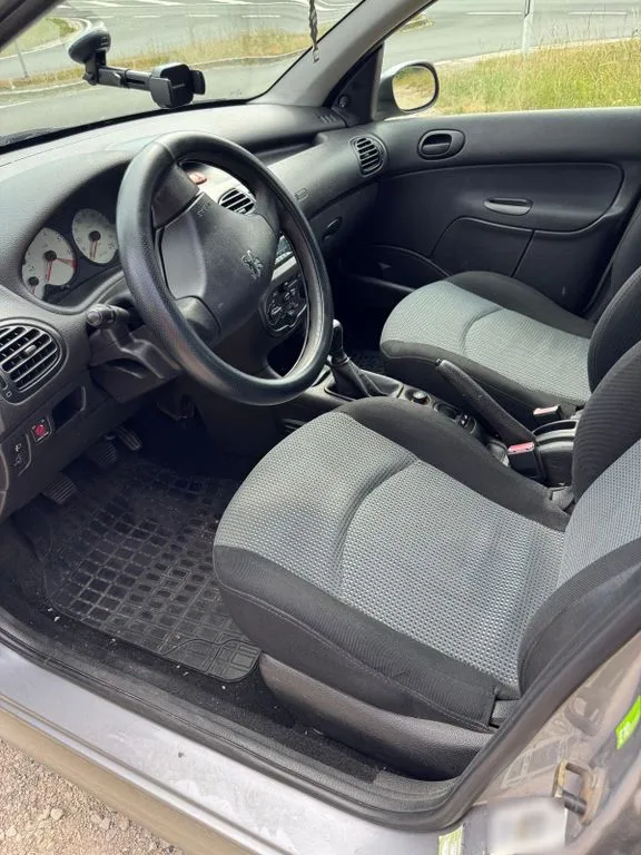 Peugeot 206