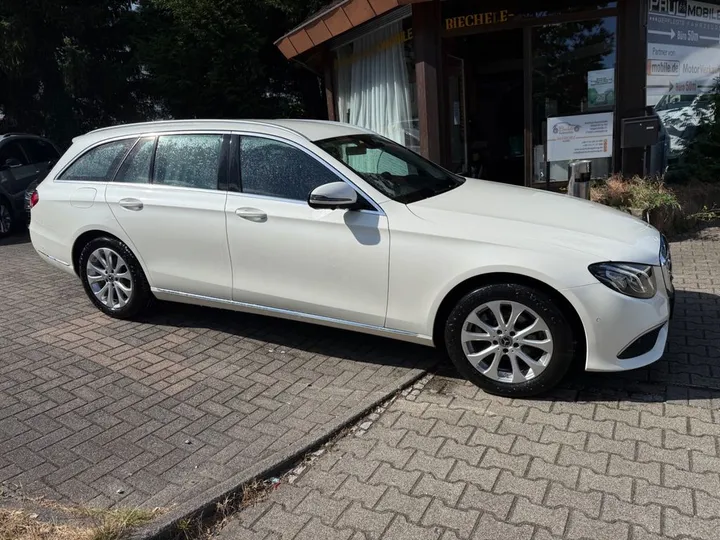 Mercedes-Benz E 220
