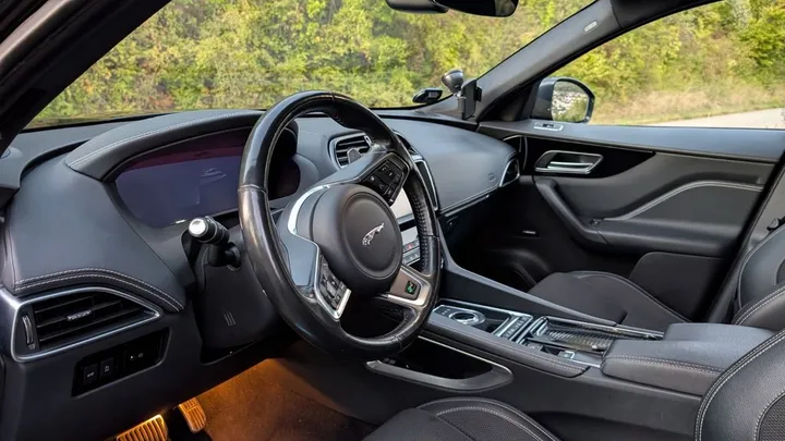 Jaguar F-Pace