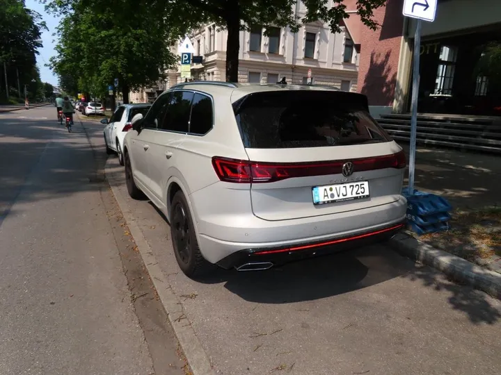 Volkswagen Touareg