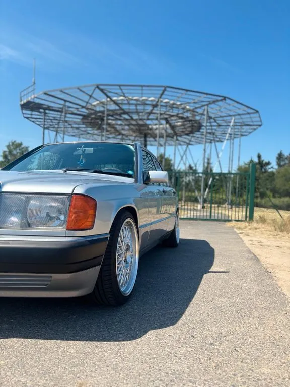 Mercedes-Benz 190