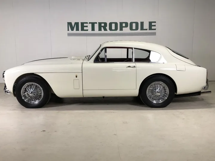 Aston Martin DB