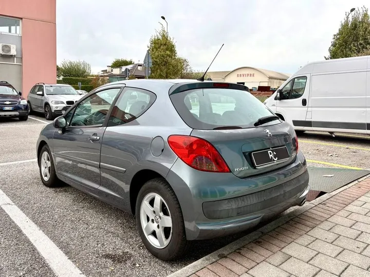 Peugeot 207