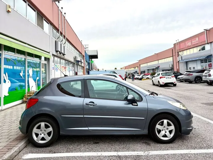 Peugeot 207