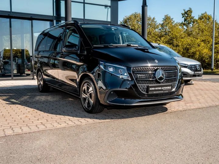 Mercedes-Benz V 220