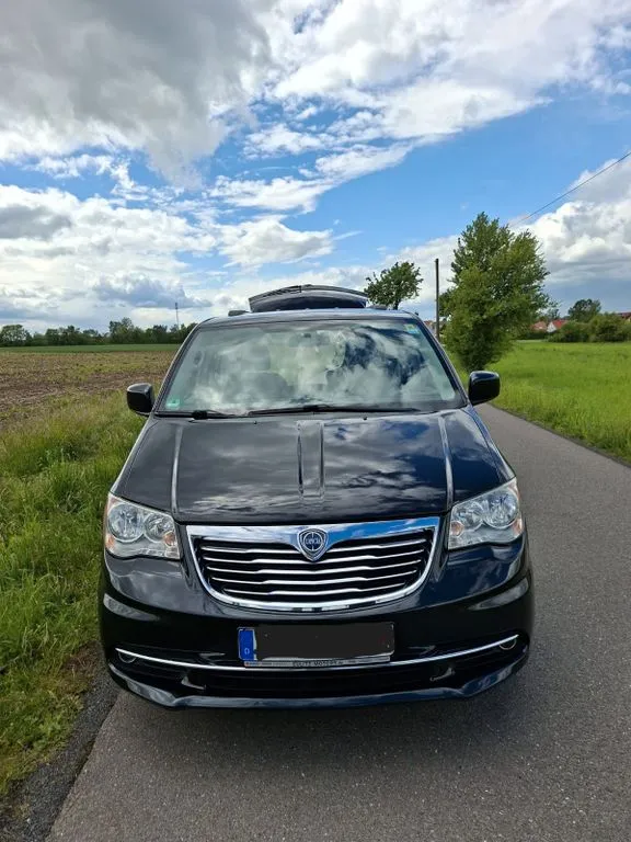Lancia Voyager