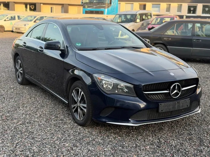 Mercedes-Benz CLA 200