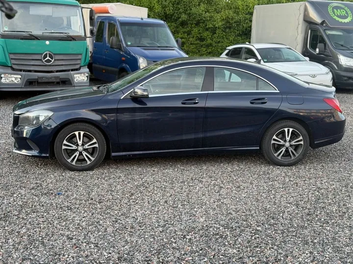 Mercedes-Benz CLA 200