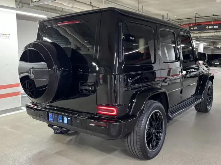 Mercedes-Benz G-Class