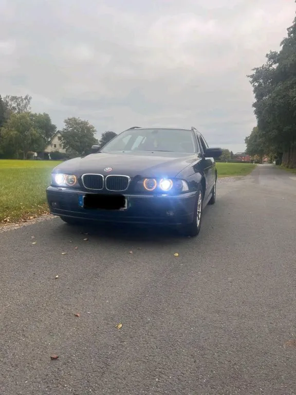 BMW 523