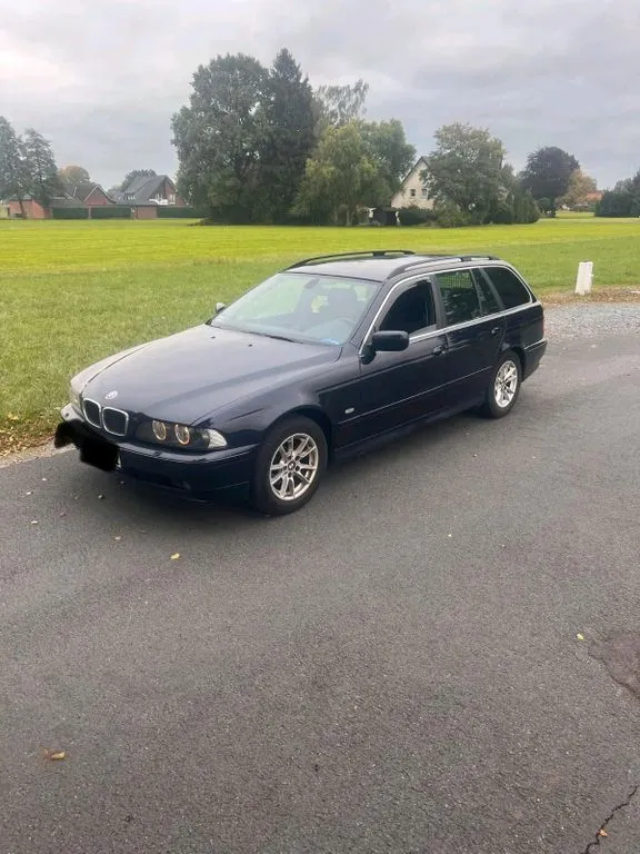 BMW 523