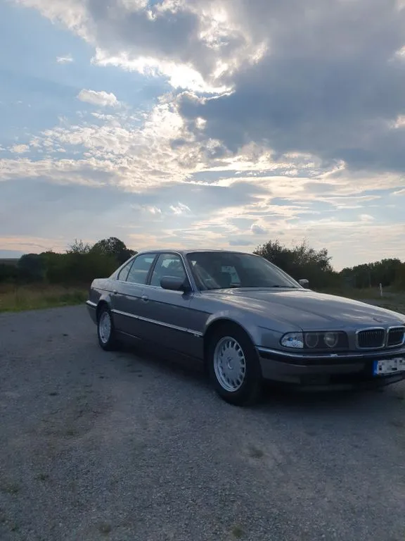 BMW 735