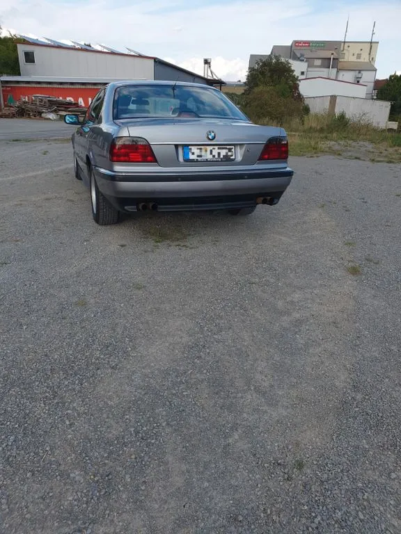 BMW 735