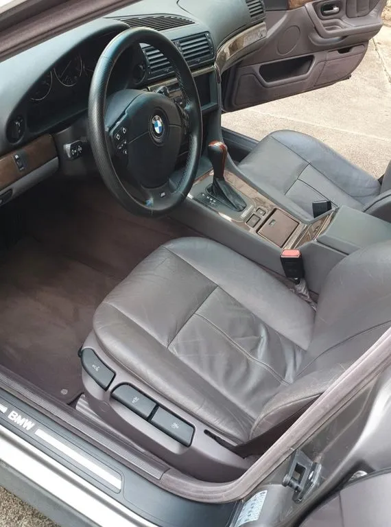 BMW 735