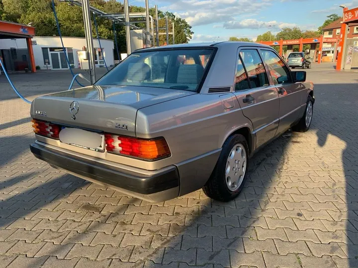 Mercedes-Benz 190