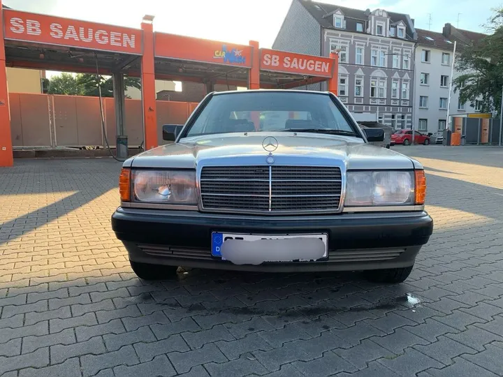 Mercedes-Benz 190