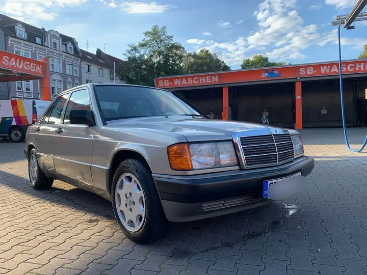 Mercedes-Benz 190