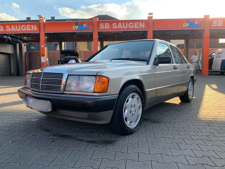 Mercedes-Benz 190