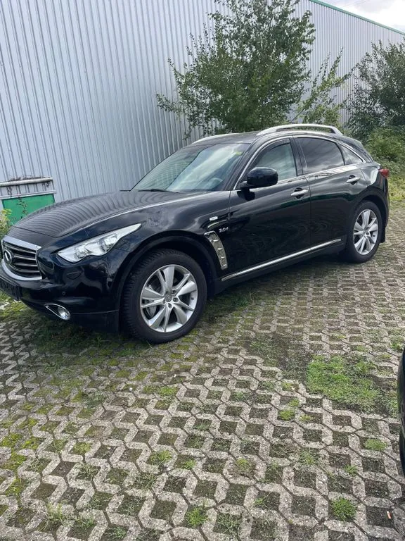 Infiniti QX70