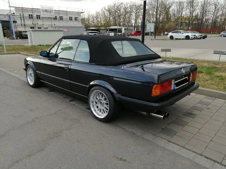 BMW 325