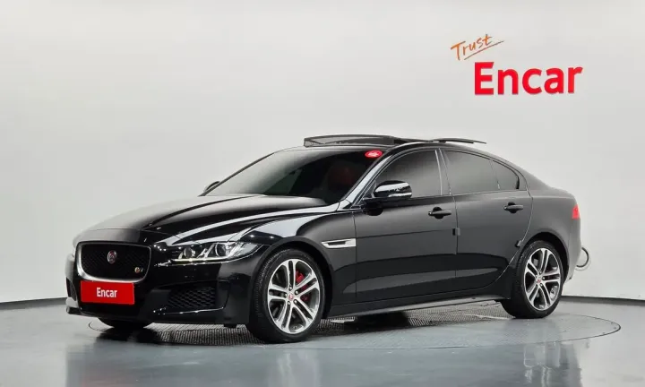 Jaguar XE