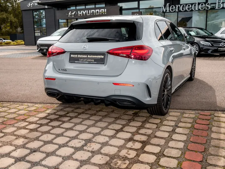 Mercedes-Benz A 200