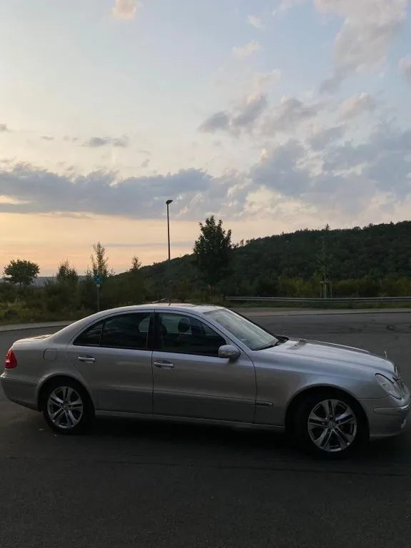 Mercedes-Benz E 320