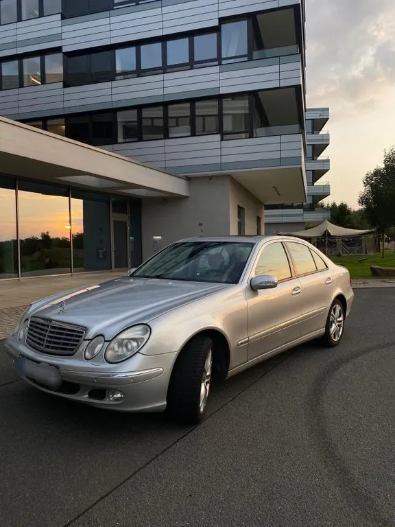 Mercedes-Benz E 320