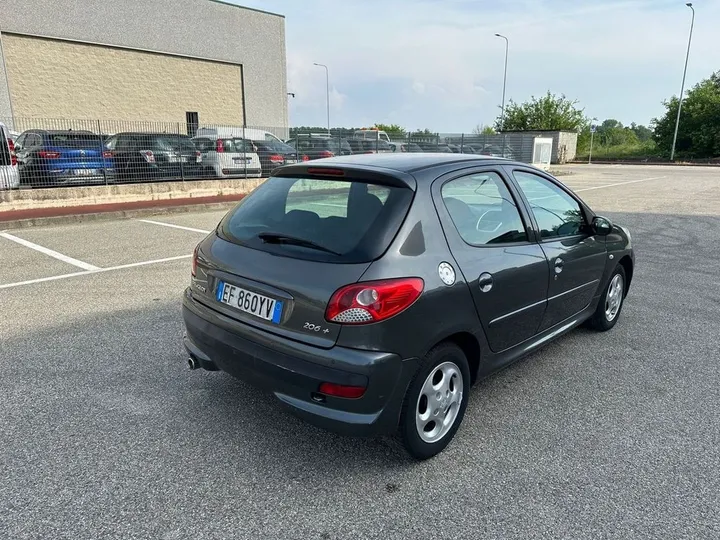 Peugeot 206