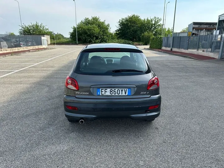 Peugeot 206