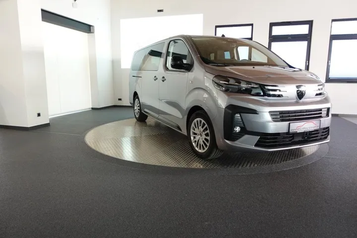 Peugeot Traveller