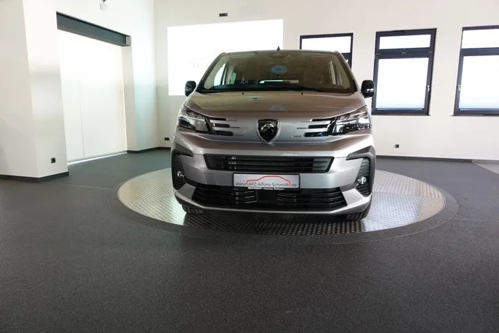 Peugeot Traveller