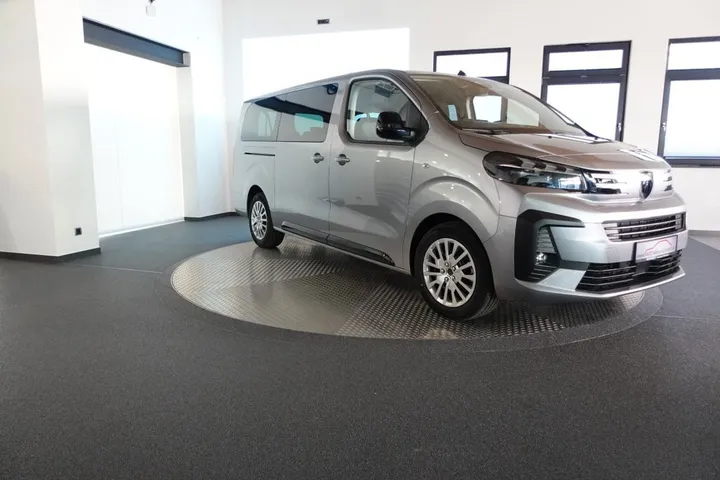 Peugeot Traveller