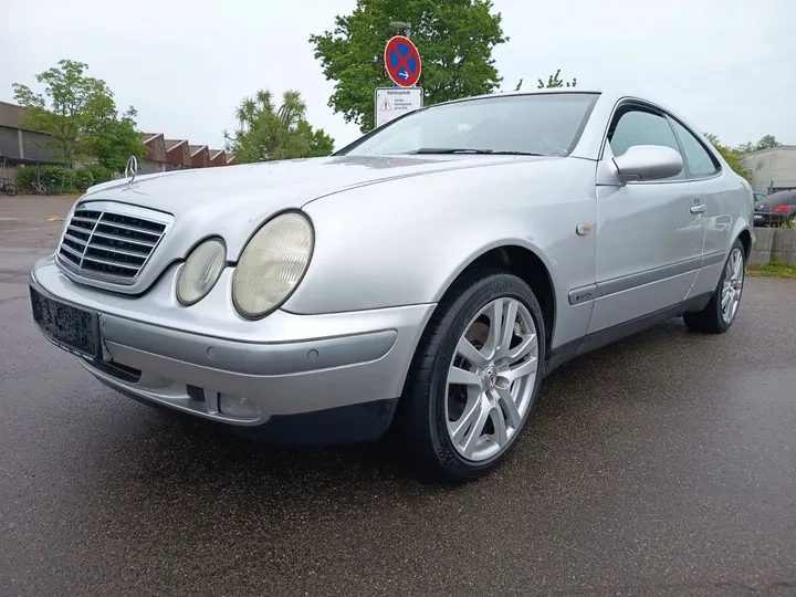 Mercedes-Benz CLK 320