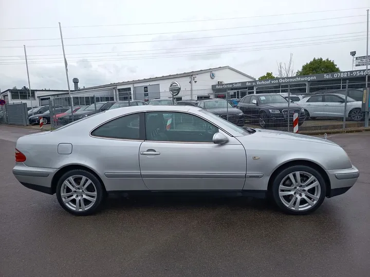 Mercedes-Benz CLK 320