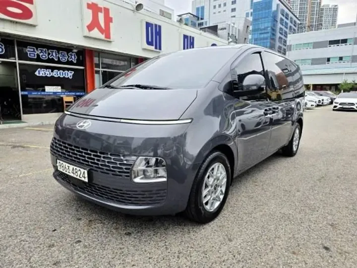 Hyundai Staria