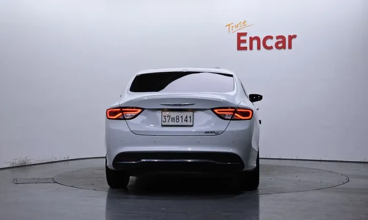 Chrysler 200